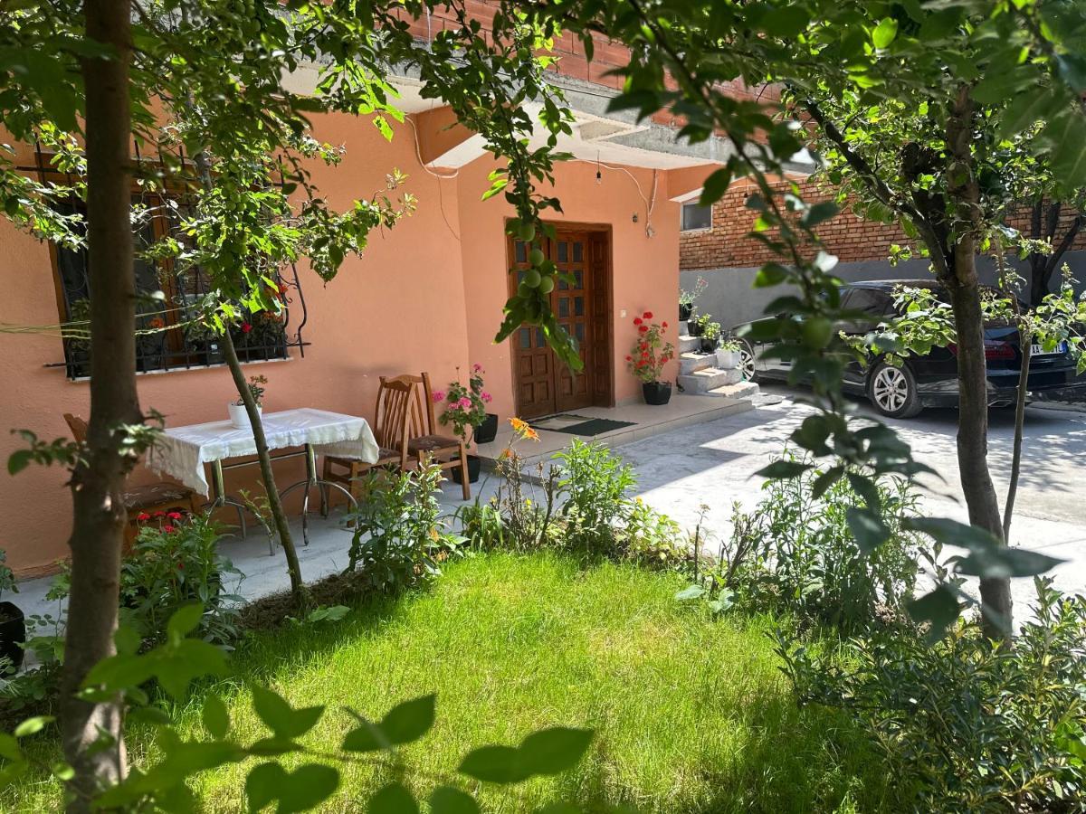 Guri Guest House Pogradec Exterior photo