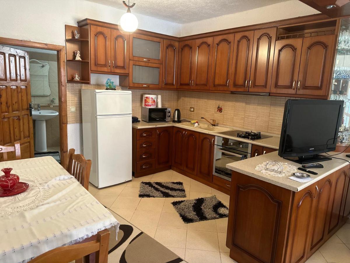 Guri Guest House Pogradec Exterior photo