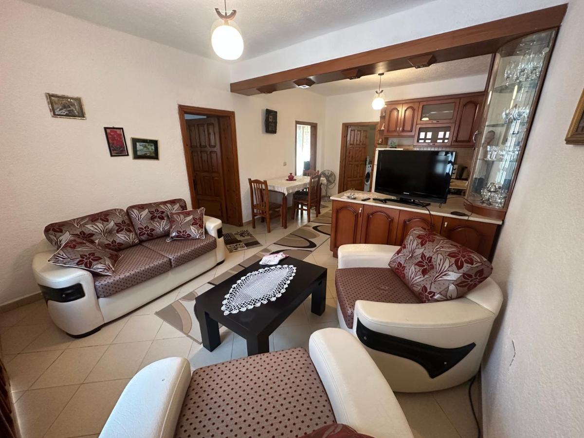 Guri Guest House Pogradec Exterior photo